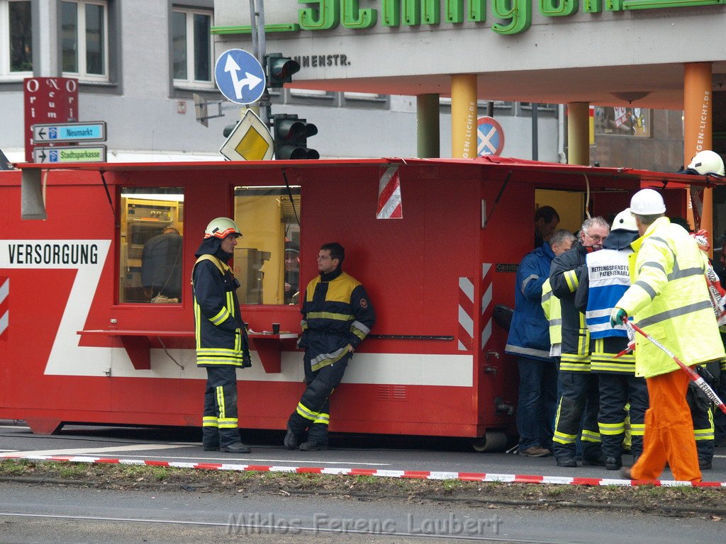 Gasaustritt Koeln Mitte Hahnenstr    P129.JPG